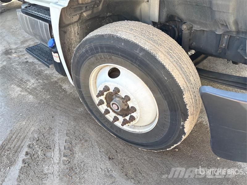 Hino 268 Camiones caja cerrada