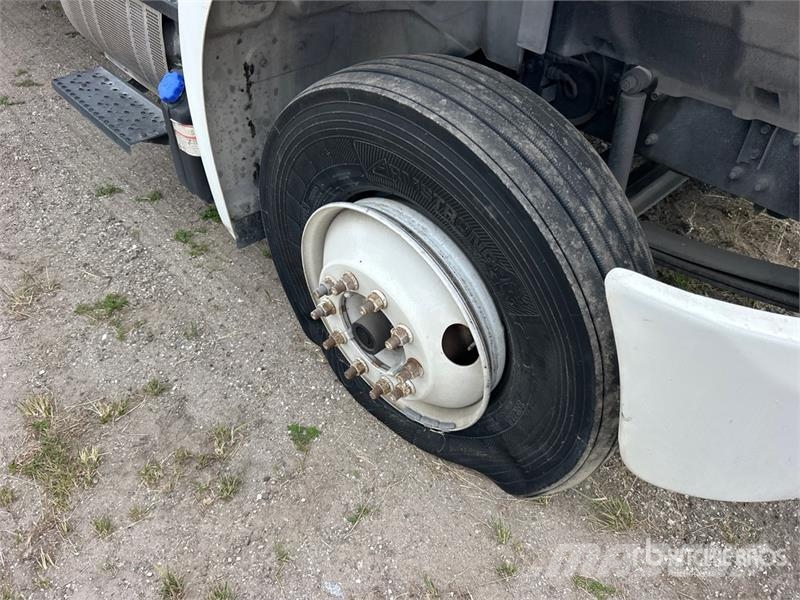 Hino 268 Tovornjaki zabojniki