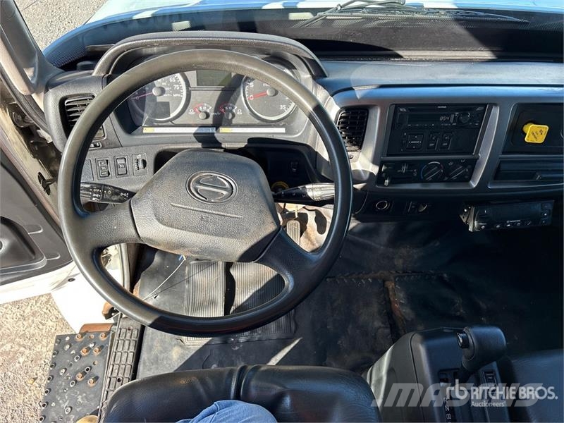 Hino 268 Kravas automašīnas - refrižeratori