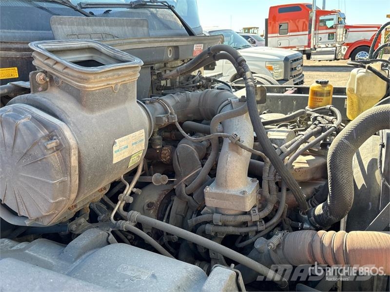 Hino 268 Camiones caja cerrada