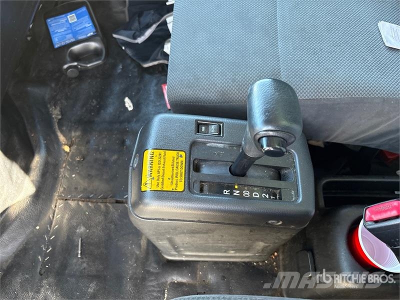 Hino 268 Camiones caja cerrada