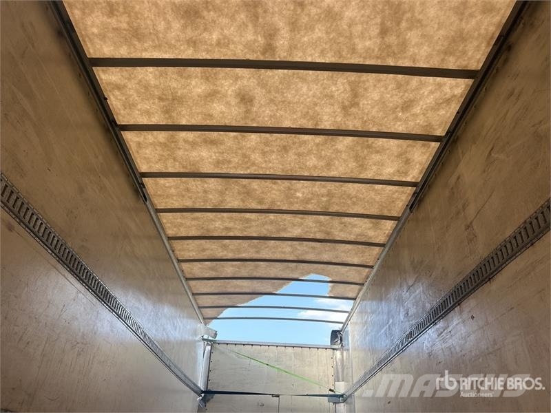 Hino 268 Dobozos teherautók