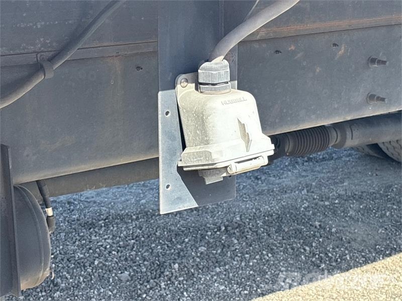 Hino 268 Temperature controlled trucks