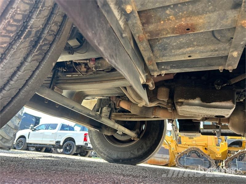 Hino 268 Tovornjaki zabojniki