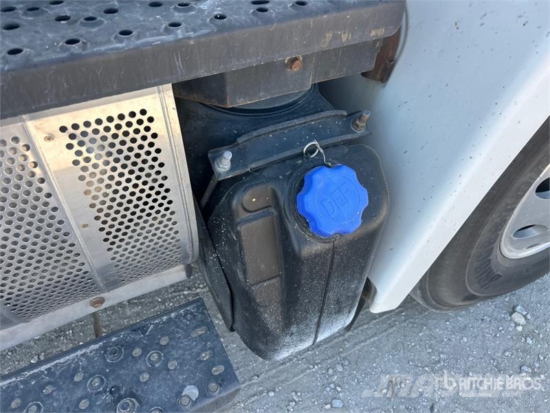 Hino 268 Camiones caja cerrada