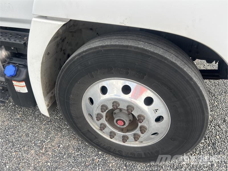 Hino 268 탑차 트럭
