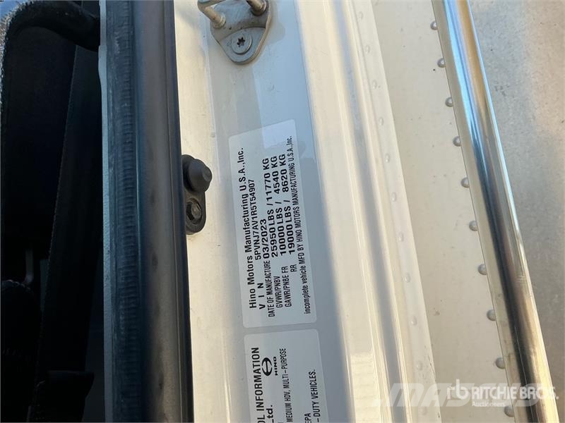 Hino 268 Camion Fourgon
