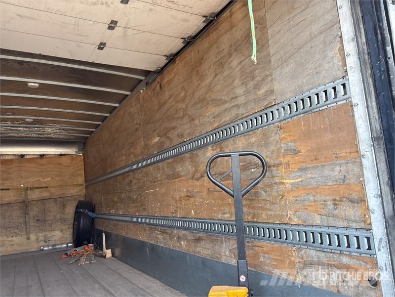 Hino 268 Camiones caja cerrada