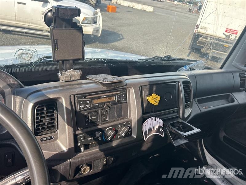 Hino 268 Dobozos teherautók