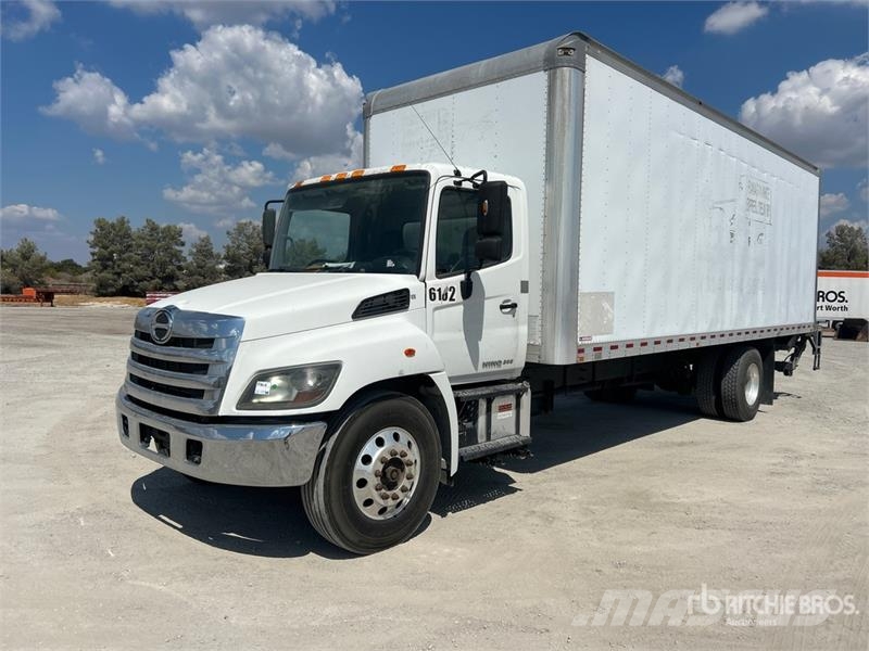 Hino 268 Camiones caja cerrada