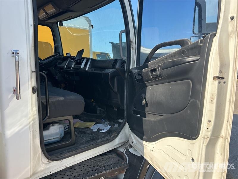 Hino 268 Dobozos teherautók