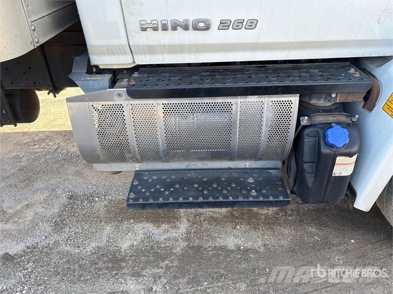Hino 268 Camiones caja cerrada