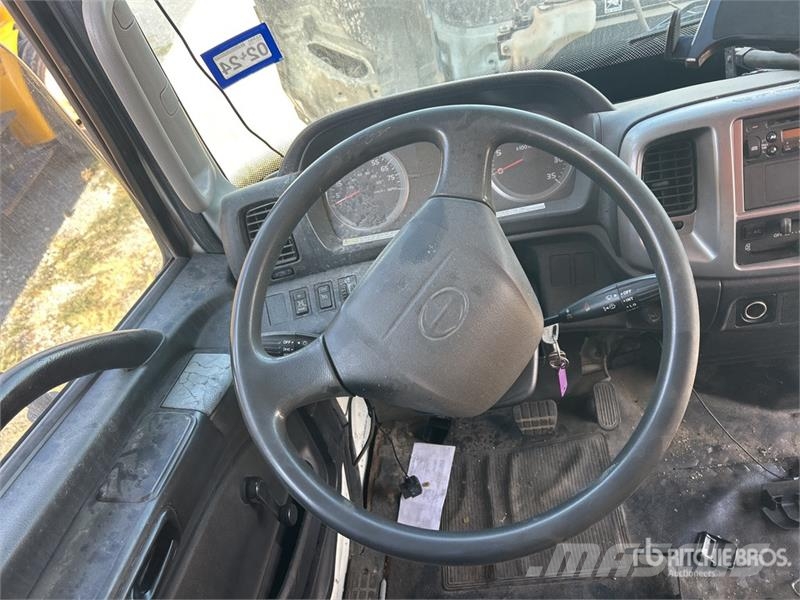 Hino 268 Dobozos teherautók