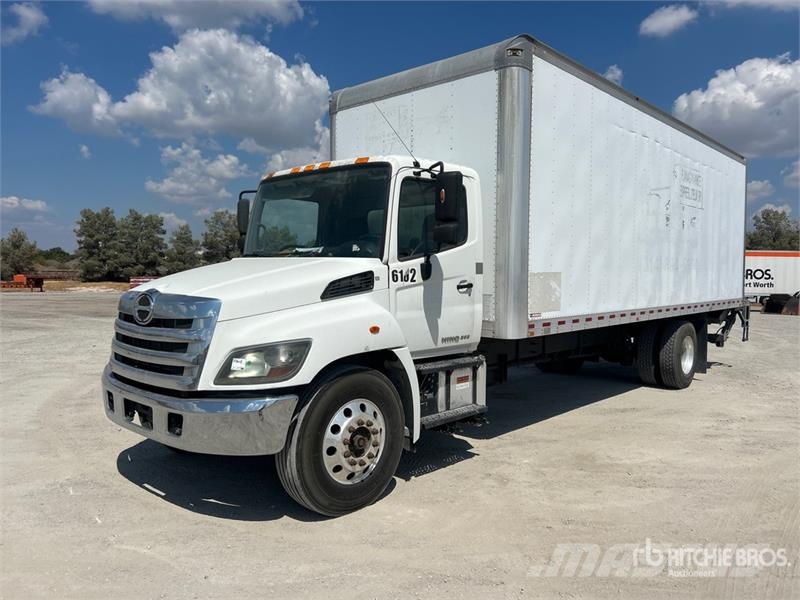 Hino 268 Camiones caja cerrada