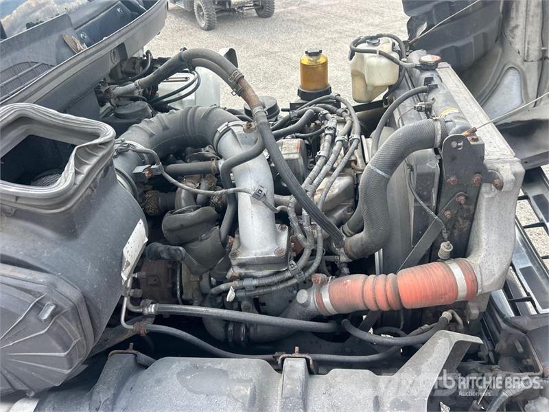 Hino 268 Camiones caja cerrada