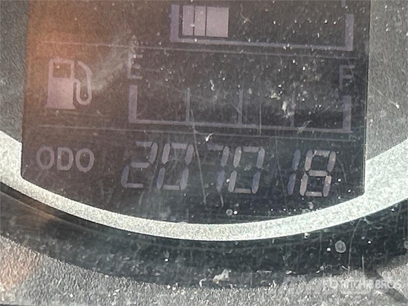 Hino 268 Tovornjaki zabojniki