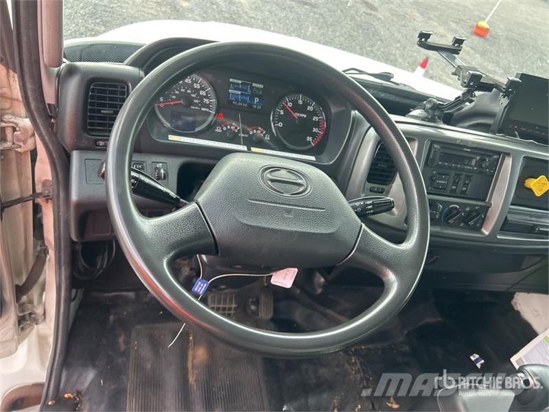 Hino 268 탑차 트럭
