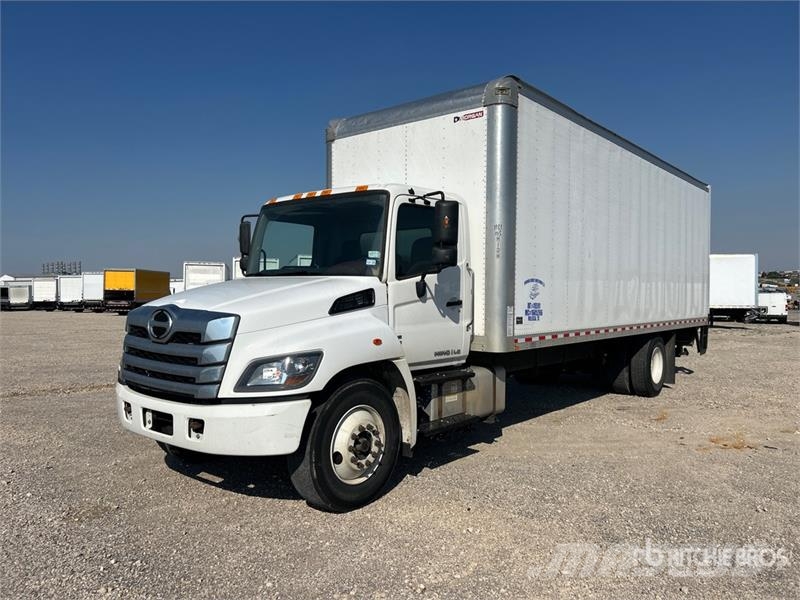 Hino 268 شاحنات ذات هيكل صندوقي