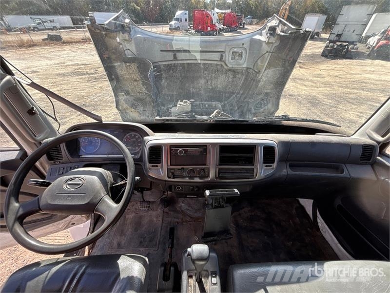 Hino 268 Furgons