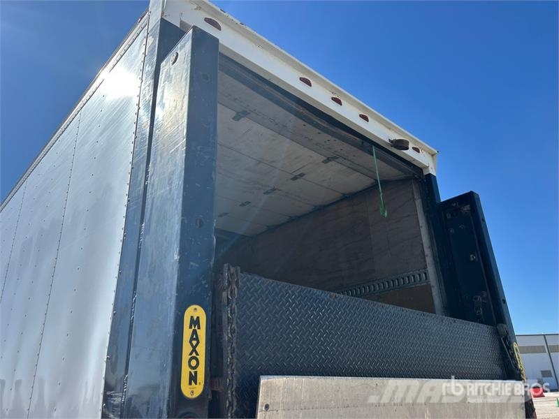 Hino 268 شاحنات ذات هيكل صندوقي
