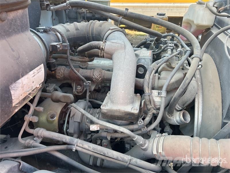 Hino 268 Dobozos teherautók