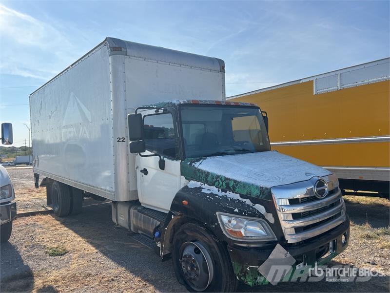 Hino 268 Dobozos teherautók