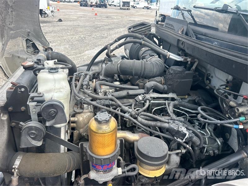 Hino 268 Camiones caja cerrada