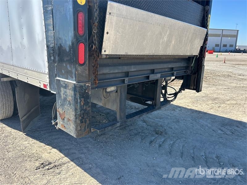 Hino 268 شاحنات ذات هيكل صندوقي