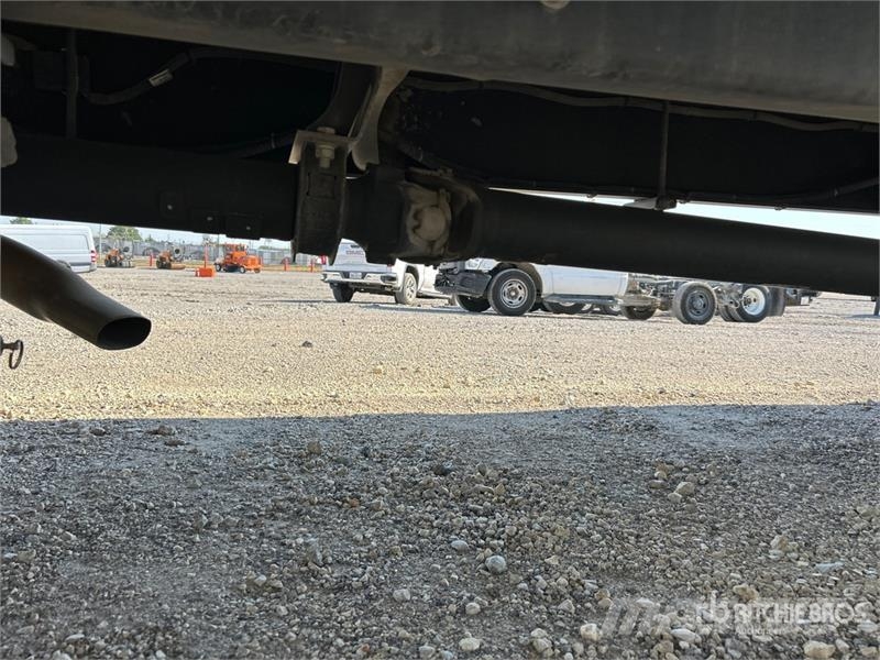 Hino 268 شاحنات ذات هيكل صندوقي