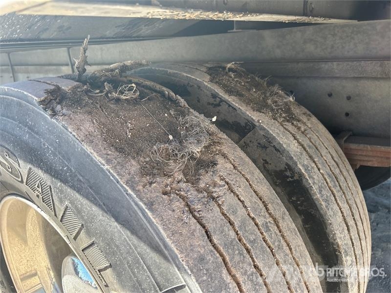 Hino 268 شاحنات ذات هيكل صندوقي