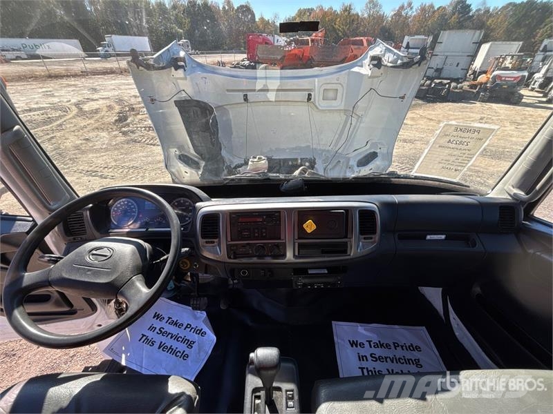 Hino 268 Kravas automašīnas - refrižeratori