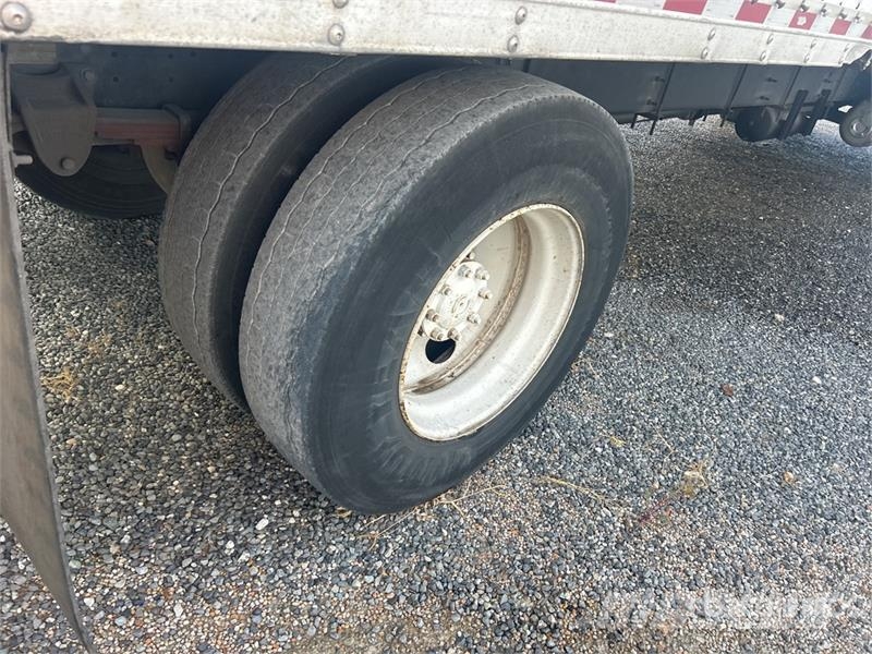 Hino 268 Dobozos teherautók