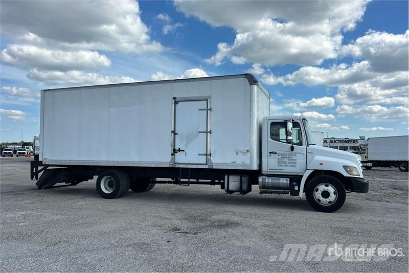 Hino 268 Camiones caja cerrada