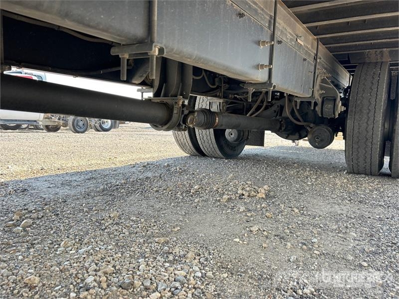 Hino 268 شاحنات ذات هيكل صندوقي