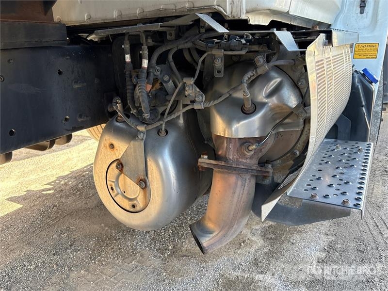 Hino 268 Camiones caja cerrada