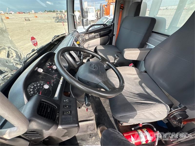 Hino 268 Kofferaufbau
