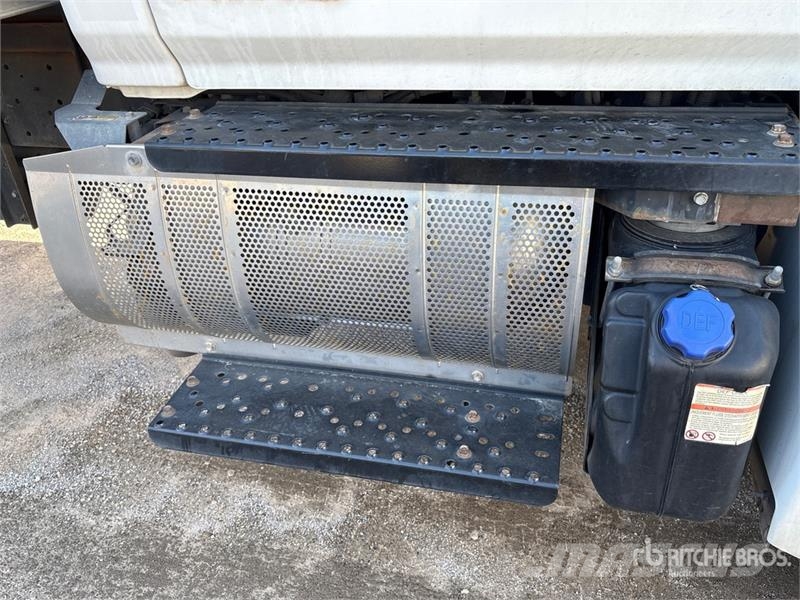 Hino 268 Camiones caja cerrada