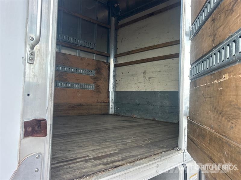 Hino 268 Camiones caja cerrada