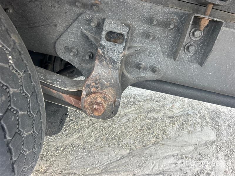 Hino 268 Camiones caja cerrada