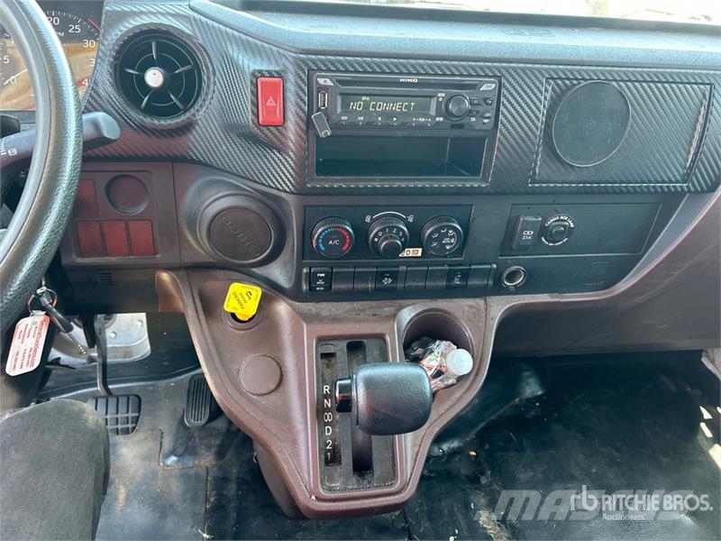 Hino 268 Camion Fourgon