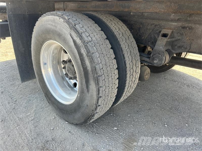 Hino 268 Camiones caja cerrada