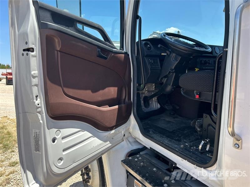 Hino 268 Camion Fourgon