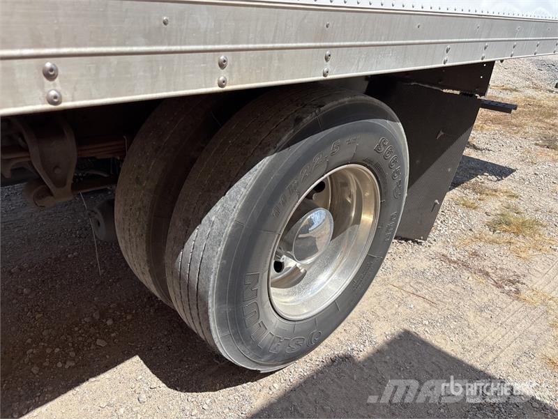 Hino 268 Camiones caja cerrada