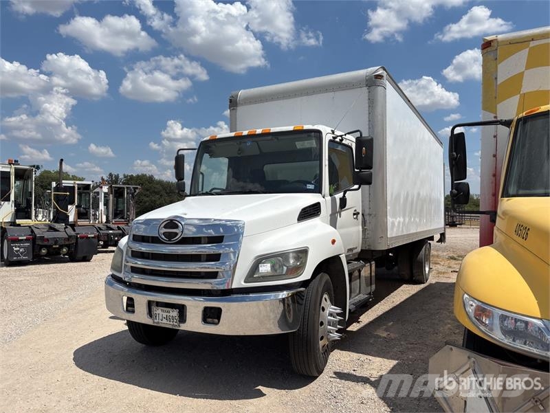 Hino 268 Camiones caja cerrada