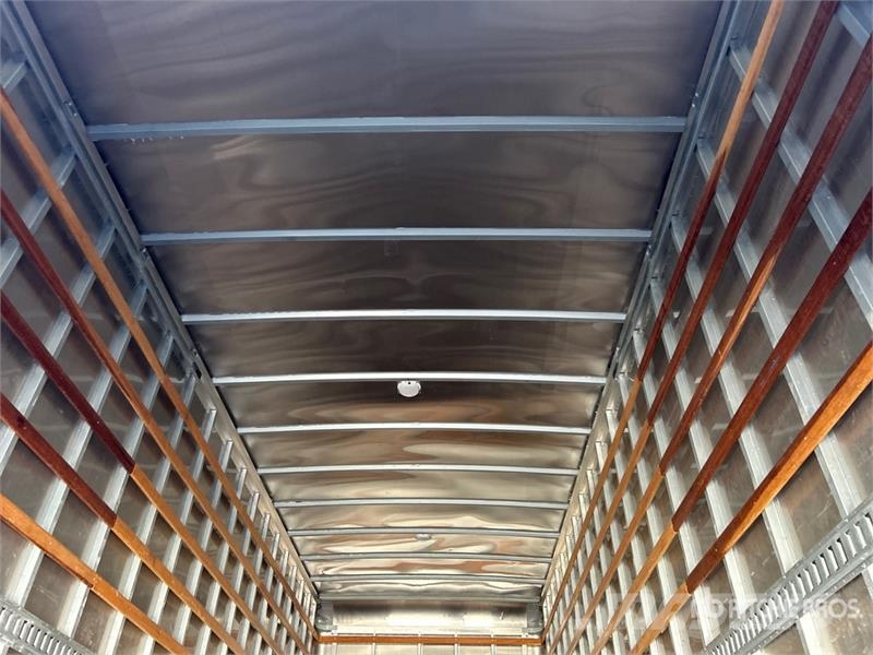 Hino 268 Bakwagens met gesloten opbouw