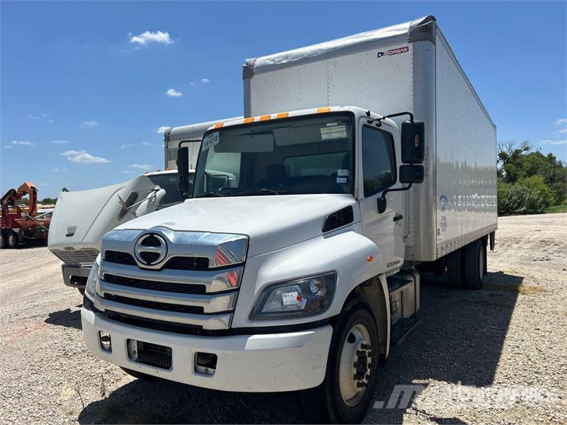 Hino 268 Camion Fourgon