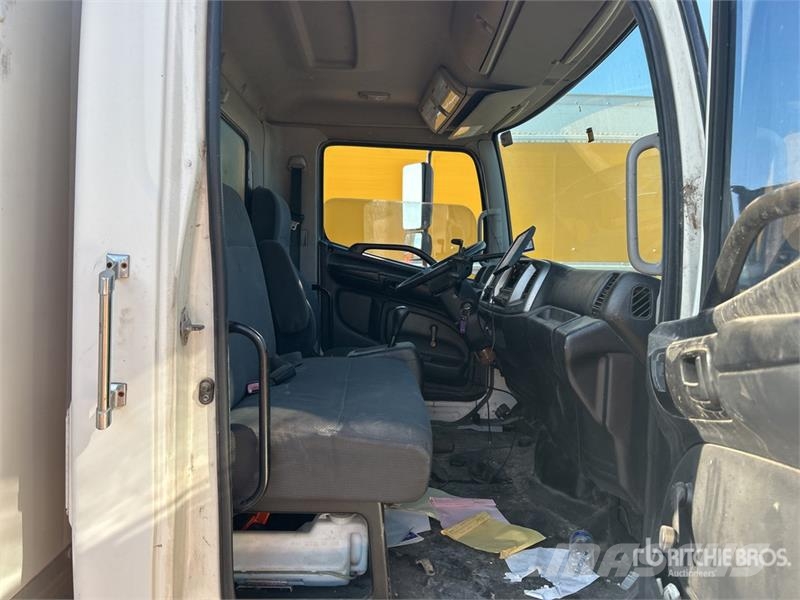 Hino 268 Dobozos teherautók