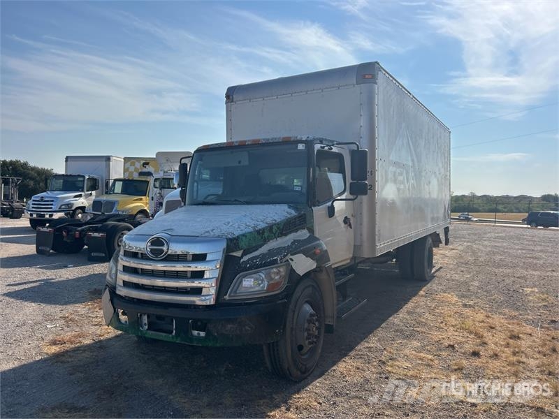 Hino 268 Dobozos teherautók
