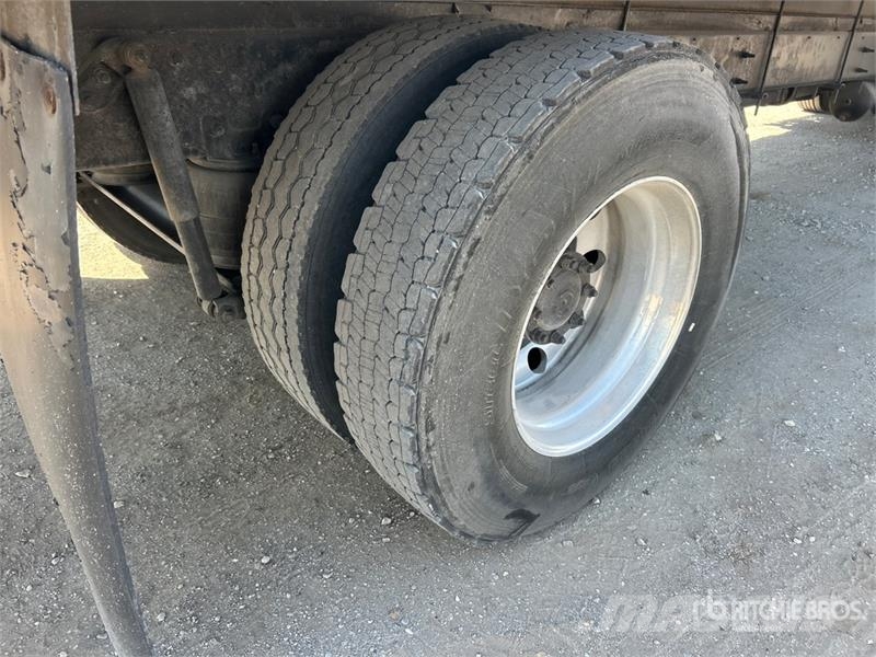 Hino 268 Camiones caja cerrada