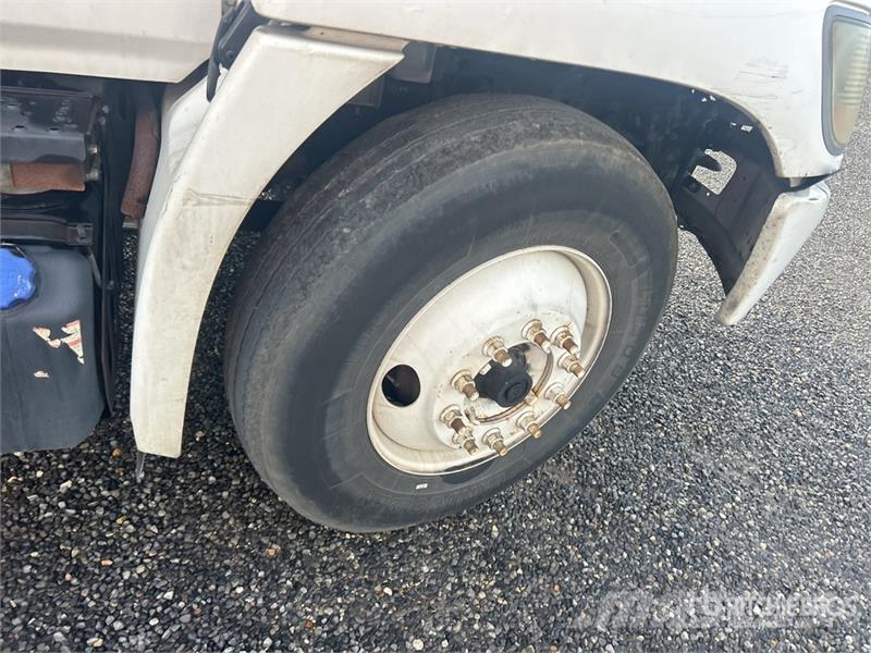 Hino 268 Dobozos teherautók